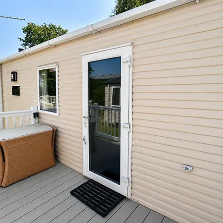 Holiday home Modern Dog-friendly Caravan At Bowland Fell In Yorkshire Ref 93002pg Tosside