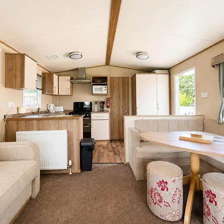 Holiday home Modern Dog-friendly Caravan At Bowland Fell In Yorkshire Ref 93002pg *
