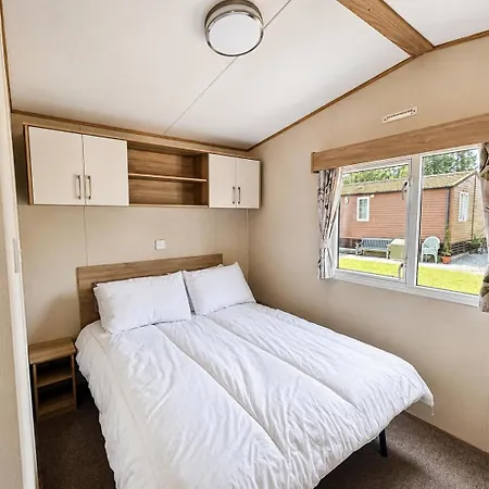 Modern Dog-friendly Caravan At Bowland Fell In Yorkshire Ref 93002pg Tosside