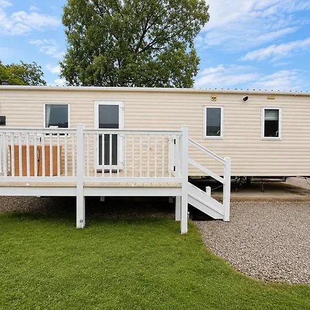 Modern Dog-friendly Caravan At Bowland Fell In Yorkshire Ref 93002pg Casa vacanze