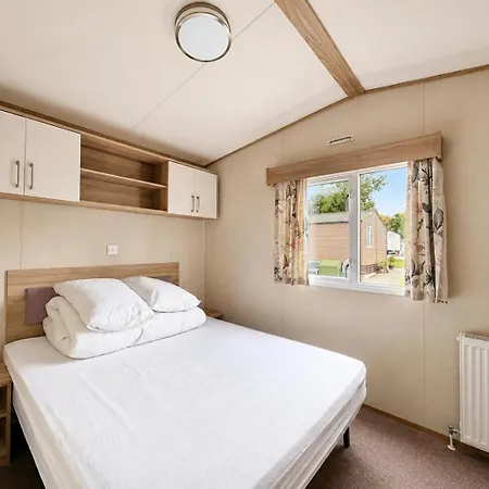 Modern Dog-friendly Caravan At Bowland Fell In Yorkshire Ref 93002pg Tosside