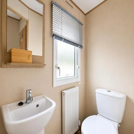 Modern Dog-friendly Caravan At Bowland Fell In Yorkshire Ref 93002pg Casa vacanze Tosside