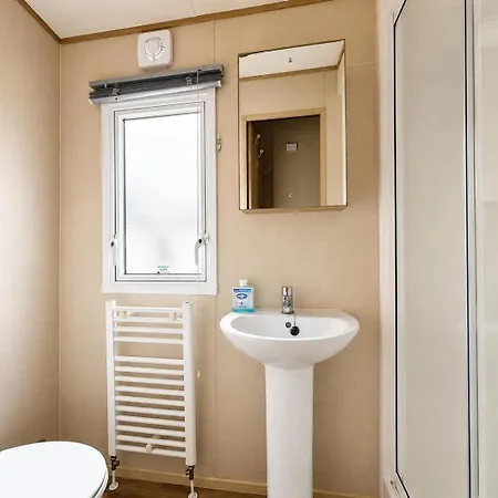 Modern Dog-friendly Caravan At Bowland Fell In Yorkshire Ref 93002pg Tosside